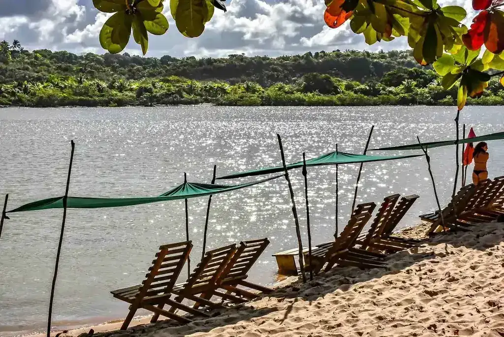 Travessia de Canoa em Caraíva: Como Funciona e Preço
